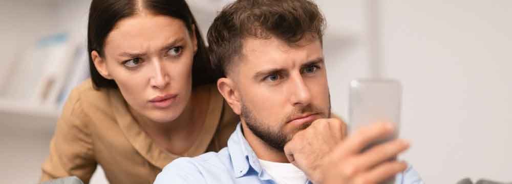 10-Signs-Of-Husband's-emoti 10 Signs Of Husband's emotional cheating